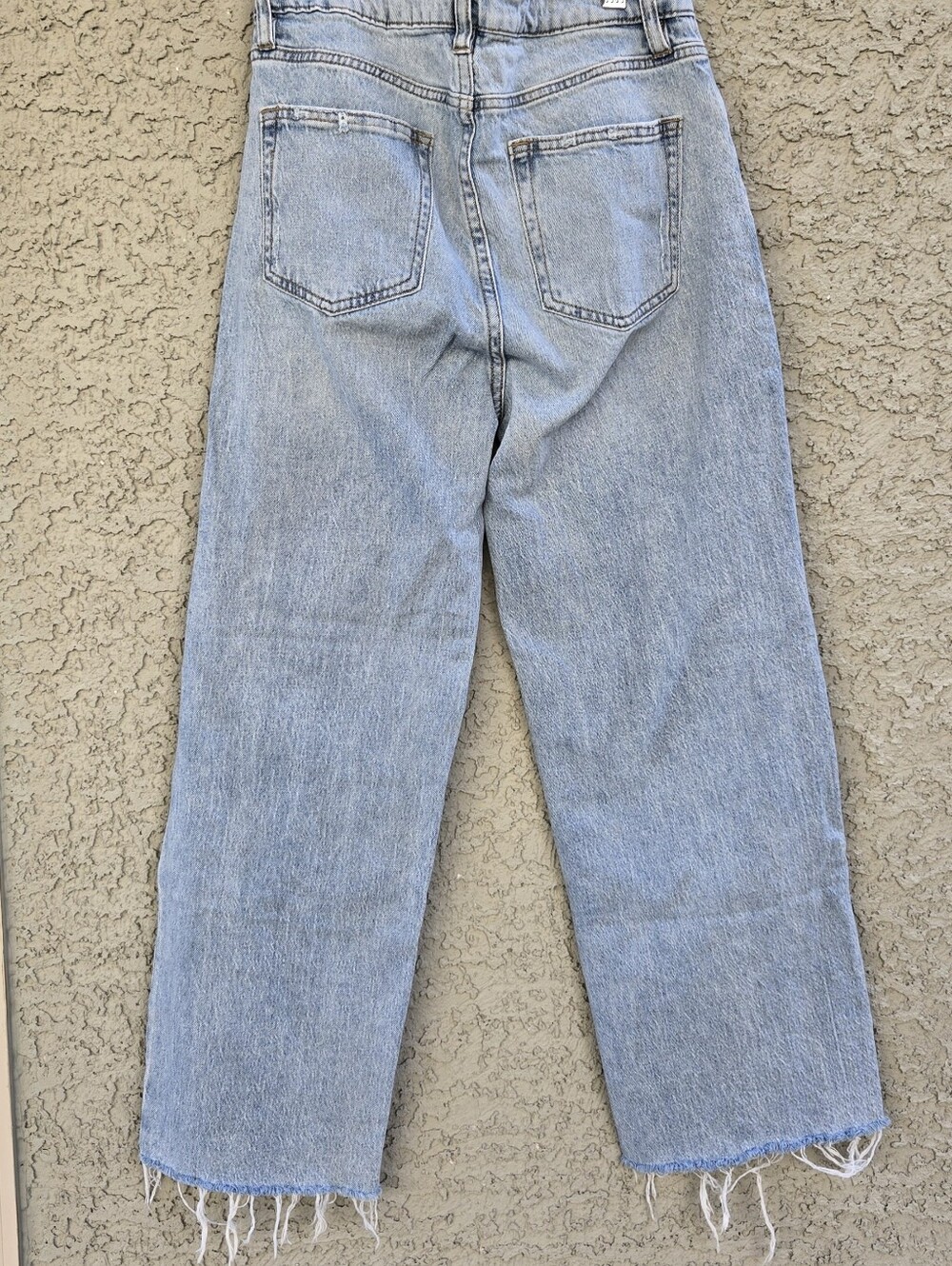 Oliver Logan Aberdeen Light Wash High-Rise Straight Crop Jeans - Light Blue - Picture 8 of 13